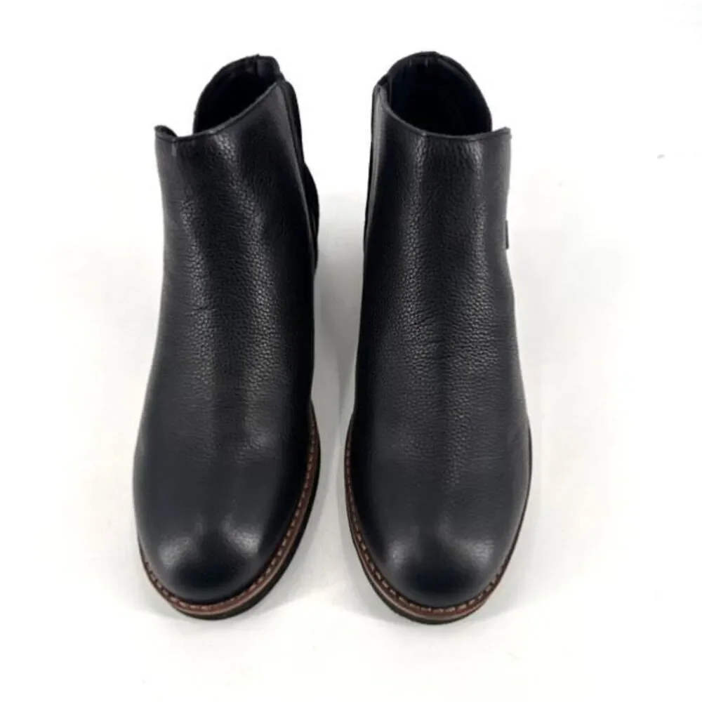 NWOB SoftWalk Wesley Women's Leather Side Zip Ankle Bootie Black Size 8.5 Narrow